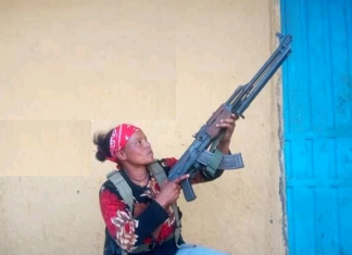 ‹‹የጌታቸው ልጅ የመኳንንቱ ፣ የሙሉነሽ ልጅ የወይዘሮይቱ ፣ ክላሽ ማራኪ ከነ ጥይቱ››