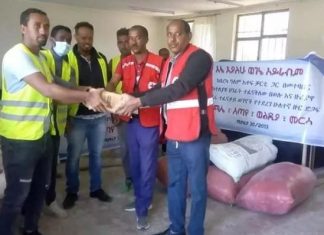“መጪው ጊዜ ክረምት በመሆኑ ሁኔታው የከፋ እንዳይሆን ለተፈናቃዮች መጠለያ ለመገንባት ቁሳቁስ እየሰበሰብን ነው” ‹‹እኔ እያለሁ ወገኔ አይራብም›› የኮምቦልቻ ከተማ በጎፈቃደኛ ወጣቶች