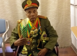 ʺ ሡሪ ቢሏችሁ ጨርቅ ነው ወይ ፣ የታጠቀ ነው ከልቡ ላይ። “