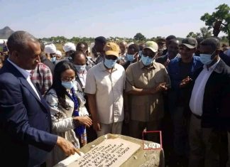 ቀዳሚዊት እመቤት ዝናሽ ታያቸው በማዕከላዊ አርማጭሆ ማሰሮ ደንብ ትምህርት ቤት ግንባታ ሥራ አስጀመሩ፡፡