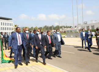 የአፍሪካ ከፍተኛው ችግር የእውቀት ብርሀን ማጣት እንደኾነ የኢፌዴሪ ጠቅላይ ሚኒስትር ዐቢይ አሕመድ (ዶክተር) ተናገሩ፡፡