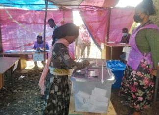 በደቡብ ወሎ ዞን የቦረና ወረዳ ነዋሪዎች ድምጽ እየሰጡ ነው፡፡
