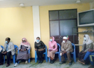 በአዲስ አበባ በኮልፌ ቀራንዮ ምርጫ ክልል መራጮች ድምጽ እየሰጡ ነው፡፡