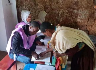 ለሀገር ልማትና አንድነት ይጠቅማል ለሚሉት የፖለቲካ ፓርቲ ድምጻቸውን በነጻነት መስጠታቸውን በቻግኒ ምርጫ ክልል የስጋዲ ምርጫ ጣቢያ ላይ ድምጽ የሰጡ አርሶ አደሮች ተናገሩ።