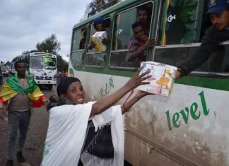 በደቡብ ወሎ ዞን አምሐራ ሳይንት ወረዳ የክተት ጥሪውን ተቀብለው ወደ ዘመቻ ለሚሄዱ ወጣቶች አሸኛኘት ተደርጎላቸዋል፡፡
