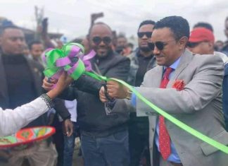 ለክቡር ዶክተር አርቲስት ቴዎድሮስ ካሳሁን (ቴዲ አፍሮ) እና ለቀድሞው የታላቁ የኢትዮጵያ ህዳሴ ግድብ ሥራ አስኪያጅ ኢንጅነር ስመኘው በቀለ በስማቸው ጎዳና የመሰየም ሥነ ሥርዓት በጎንደር ከተማ ተካሄደ።