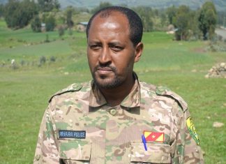 ሕዝቡ አሸባሪው ትህነግን እሾህ ሆኖ እየወጋው እንደሚገኝ የደቡብ ጎንደር ዞን ዋና አስተዳዳሪ አቶ ቀለምወርቅ ምህረቴ ገለጹ፡፡