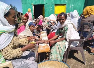 “አሸባሪው የትህነግ ቡድን እንዲደመሰስ ለሠራዊታችን እያደረግን ያለው ድጋፍ አይቋረጥም” በደባርቅ ከተማ የሚኖሩ ሴቶች
