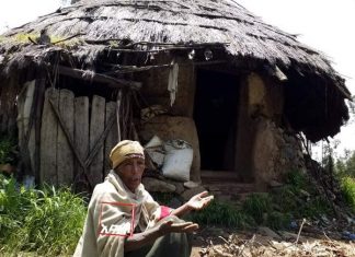 “ይህ ክፉ ጊዜ ይለፍ እንጂ በዓል ሁሌም ይደረሳል” ሀብትና ቀለባቸው በሽብር ቡድኑ የተዘረፈባቸው እናት