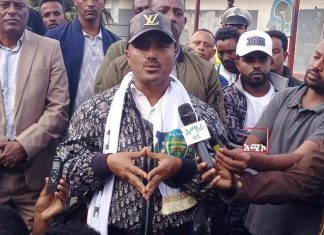 ባለሀብቱ አቶ ወርቁ አይተነው በወሎ ግንባር ለተፈናቀሉ ዜጎች 100 ሚሊየን ብር መደቡ፡፡