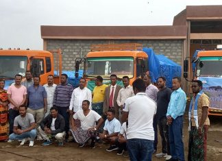 የባሕር ዳር ከተማ ወጣቶች፣ የባሕር ዳር ዩኒቨርሲቲ እና የደብረማርቆስ ዩኒቨርስቲ ለአፋር ክልል ተፈናቃዬች ድጋፍ አደረጉ።