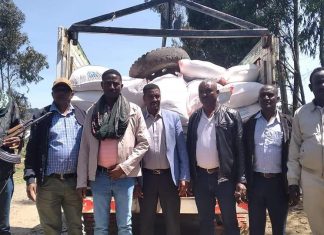 በአዲስ አበባ የካ ክፍለ ከተማ፣ በእስራኤል እና በአሜሪካ የሚኖሩ የአማራ ተወላጆችና ወዳጆች በሽብርተኛው ትህነግ ወረራ ለተፈናቀሉ ወገኖች ከ1 ሚሊየን ብር በላይ የሚገመት ድጋፍ አደረጉ፡፡