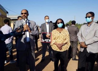 የአዲስ አበባ ከተማ አስተዳደር በባሕርዳር ከተማ ዘንዘልማ ቀበሌ ለሚገኙ ተፈናቃዮች ድጋፍ አደረገ፡፡