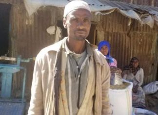 “ራሱን ለሀገሩ አሳልፎ ለሰጠው የሀገር መከላከያ ሠራዊት አብሮ በመዝመት እና በመደገፍ ደጀንነታችንን እናረጋግጣለን” የደባርቅ ከተማ ነጋዴዎች