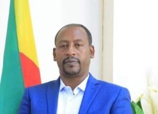 “የዘንድሮውን የልደት በዓል ስናከብር እርስ በርስ በመደጋገፍ፣ ከመቼውም ጊዜ በላይ አንድነታችንን በማጠናከር፣ በኅልውና ዘመቻው የተፈናቀሉ ወገኖቻችንን በዘላቂነት በማቋቋም፣ የምንግዜም ጀግኖቻችን ለኾኑት የሰማዕታት ቤተሰቦች በመደገፍ ሊሆን ይገባል” የአማራ ክልል ብልጽግና ፓርቲ ጽሕፈት ቤት ኃላፊ ግርማ የሺጥላ
