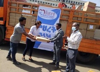 2 ነጥብ 6 ሚሊዮን ዶላር የሚገመቱ የተለያዩ የሕክምና ቁሳቁስና መድኃኒቶች ለ23 የጤና ተቋማት ድጋፍ ተደረገ።