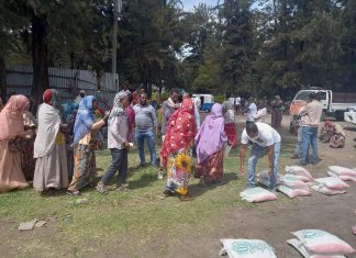 ዳያስፖራዎች በኮምቦልቻ ከተማ በጦርነቱ ጉዳት ለደረሰባቸው እና በችግር ላይ ለሚገኙ ወገኖች ድጋፍ አደረጉ፡፡
