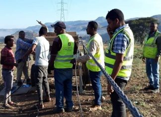 በአሸባሪው የትግራይ ወራሪ ቡድን በምሥራቅ አማራ እና በአፋር የተወሰኑ አካባቢዎች ላይ የተጎዱ የፋይበር ኦፒቲክስ መስመሮች ጥገና እየተከናወነ ነው፡፡