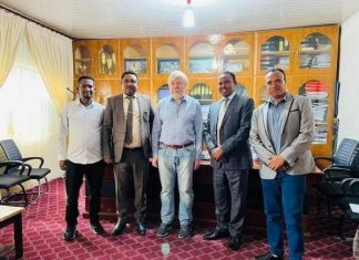 በኢትዮጵያ የሩስያ አምባሳደር ከባሕር ዳር ከተማ ተቀዳሚ ምክትል ከንቲባ ጋር በከተማ እድገት፣ በመሰረተ ልማቶችና በከተሞች ትስስር ዙሪያ መከሩ፡፡