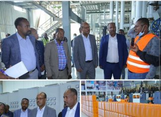 የንግድና ቀጣናዊ ትስስር ሚኒስቴር ከፍተኛ የሥራ ኀላፊዎች የዘይት አምራች ፋብሪካዎችን የመስክ ምልከታ አደረጉ።