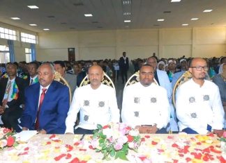 በአዲስ አበባ ኮልፌ ቀራኒዮ ክፍለ ከተማ ርእሰ መሥተዳድር አረጋ ከበደ የተገኙበት ሕዝባዊ ውይይት እየተካሄደ ነው።