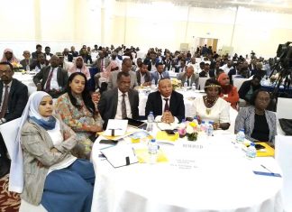 ሀገራዊ የምክክር ኮሚሽን የአጀንዳ አሰባሰብ ማስጀመሪያ መርሐ-ግብር ላይ ውይይት እያካሄደ ነው።