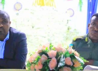 የምስራቅ አማራ ኮማንድ ፖስት በወቅታዊ ጉዳዮች እና ቀጣይ አቅጣጫዎች ላይ ውይይት እያደረገ ነው።