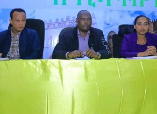 ሰላማዊ መማር ማስተማርን ለማስፈን በመካከር መሥራት እንደሚገባ የሰላም እና ፀጥታ ቢሮ ምክትል ኀላፊ ኮሚሽነር ደጀኔ ልመንህ ገለጹ፡፡
