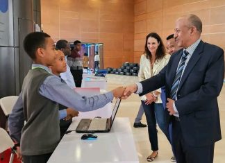 ምክትል ጠቅላይ ሚኒስትር ተመሥገን ጥሩነህ ስታርት አፕ ኢትዮጵያ አውደ ርእይን ጎበኙ።