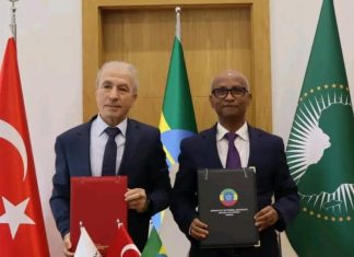 አዲስ አበባ ዩኒቨርሲቲ ከሐጂ ባይራም ቬሊ ዩኒቨርሲቲ ጋር በጋራ መሥራት የሚያስችለውን የመግባቢያ ስምምነት ተፈራረመ።