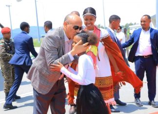 ምክትል ጠቅላይ ሚኒስትር ተመስገን ጥሩነህ ሐዋሳ ገቡ፡፡