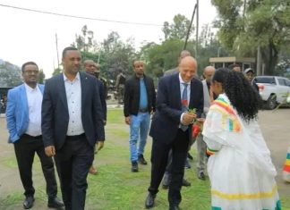 በምክትል ጠቅላይ ሚኒስትር ተመስገን ጥሩነህ የተመራ የከፍተኛ መሪዎች ልዑክ ቡድን የልማት ሥራዎችን ለመመልከት ደሴ ገባ።