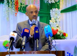 የአካባቢ ብክለትን በዘላቂነት በማስወገድ ተስማሚ ሥነ ምህዳርን ለመፍጠር ማኅበረሰቡ የድርሻውን ሊወጣ እንደሚገባ ርእሰ መሥተዳድር አረጋ ከበደ አሳሰቡ።