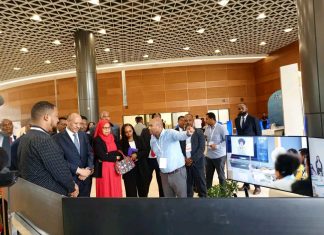 ምክትል ጠቅላይ ሚኒስትር ተመስገን ጥሩነህ ስትራይድ ኢትዮጵያ ኤክስፖን ጎበኙ።