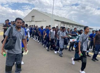 በኦማን ማቆያ ጣቢያዎች ከሚገኙ ኢትዮጵያውያን መካከል 230 ያህሉ ዛሬ ወደ ሀገራቸው ተመለሱ።