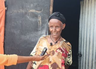 ተስፋ ነዳያን የበጎ አድራጎት ማኅበር ለ400 አቅመ ደካሞች የበዓል መዋያ ድጋፍ አደረገ።