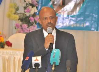 “ጽዱ አካባቢ እና ጽዱ የጤና ተቋማት ለመፍጠር ማኅበረሰቡን በማሳተፍ ተግባራዊ ማድረግ ይገባል” ርእሰ መሥተዳድር አረጋ ከበደ
