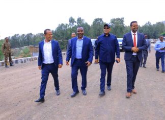 የፌደራልና የክልል ከፍተኛ መሪዎች በጎንደር ከተማ የልማት ሥራዎችን ጉብኝት እያደረጉ ነው።