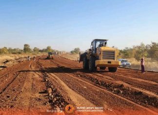 በአማራ ክልል ሰሜን ጎጃም ዞንን ከማዕከላዊ እና ምዕራብ ጎንደር ዞኖች ጋር የሚያስተሳስሩት የመንገድ ፕሮጀክቶች አፈጻጸምን ለማሻሻል እየተሠራ ነው።