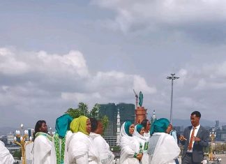 አፈ ጉባኤዎች የዓድዋ ድል መታሰቢያ ሙዚዬምን እየጎበኙ ነው።