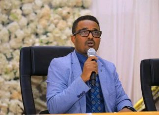 “የመንግሥት ሠራተኞች አገልግሎት አሰጣጥን በማሻሻል ሕዝባዊ አደራቸውን ሊወጡ ይገባል” ደሳለኝ ጣሰው