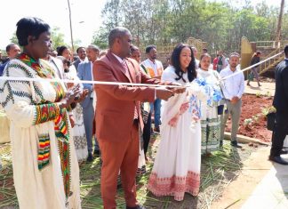 በአማራ ክልል በልዩ ልዩ ምክንያቶች ለከፋ ችግር ለተጋለጡ ሕጻናት አገልግሎት የሚሰጥ የሕጻናት እንክብካቤ እና ድጋፍ ማዕከል ለአገልግሎት ክፍት ኾነ።