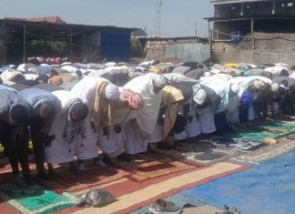 ሕዝበ ሙስሊሙ የዒድ አል አደሃ (ዓረፋ) በዓልን ሲያከብር የተቸገሩትን በመጠየቅ እና በመደጋገፍ ሊኾን ይገባል ተባለ።