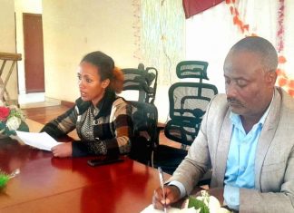 የአማራ ሕዝብ ጥያቄዎች በሰላማዊ መንገድ እንዲፈቱ የሰላም አማራጭን መከተል እንደሚገባ የእንጅባራ ከተማ ነዋሪዎች ጠየቁ።