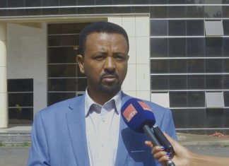 በጎንደር ዩኒቨርሲቲ የመጀመሪያውን ዙር የ2016 ዓ.ም ሀገር አቀፍ ፈተና የሚወስዱ የ12ኛ ክፍል የማኅበራዊ ሳይንስ ተማሪዎች ዛሬ መፈተን ጀምረዋል።