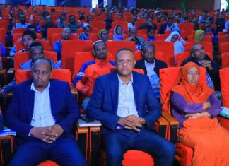 ”ሰላም ለሁሉም፤ ሁሉም ለሰላም” በሚል መሪ ሀሳብ የባሕርዳር ከተማ አሥተዳደር የመንግሥት ሠራተኞች የሰላም ኮንፈረንስ ተጀምሯል።
