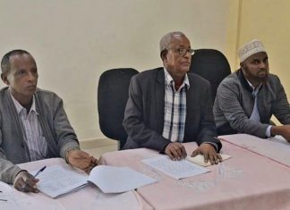 ሁለቱ ወገኖች ችግሩን ለመፍታት ውይይት እንዲያደርጉ መንገድ ለማመቻቸት የሚያስችል ምክክር እያደረጉ መኾናቸውን የሰላም ካውንስሉ አባላት አስታወቁ፡፡