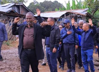 ጠቅላይ ሚኒስትር ዐቢይ አሕመድ (ዶ.ር) በመሬት መደርመስ አደጋው ጉዳት የደረሰባቸው ወገኖችን አጽናኑ።