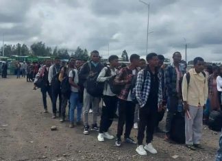 የ12ኛ ክፍል ሀገር አቀፍ ፈተና ተፈታኞች ደብረ ብርሃን ዩኒቨርሲቲ እየገቡ ነው።