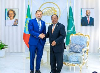 አምባሳደር ታዬ አፅቀሥላሴ በሱዳን የአሜሪካ ልዩ መልዕክተኛን ተቀብለው አነጋገሩ።